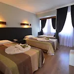 فندق Hisar Club 3*