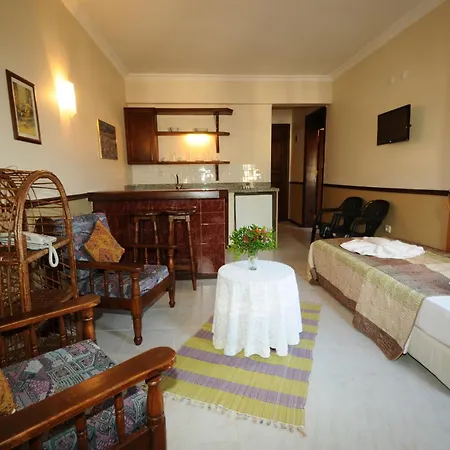 فندق Hisar Club 3*