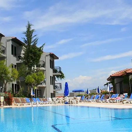 Hisar Club فندق