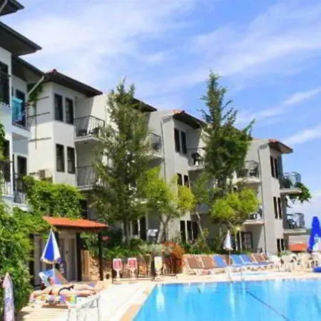 Hisar Club فندق