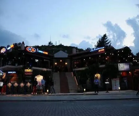 希萨尔假日俱乐部酒店 酒店