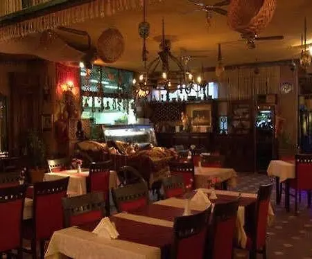 希萨尔假日俱乐部酒店