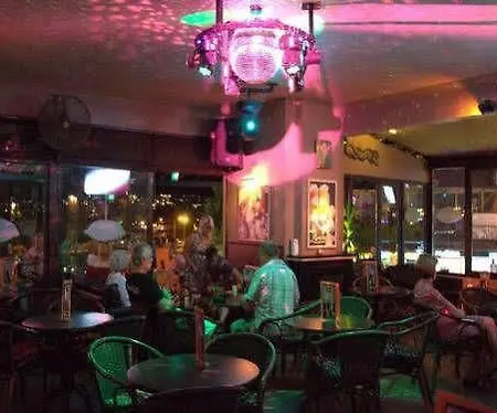 希萨尔假日俱乐部酒店 酒店